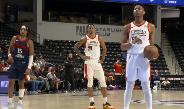 天博体育服务-杨瀚森16中14，狂轰31+8+3！创3项生涯新高，加盟开拓者真涨球了