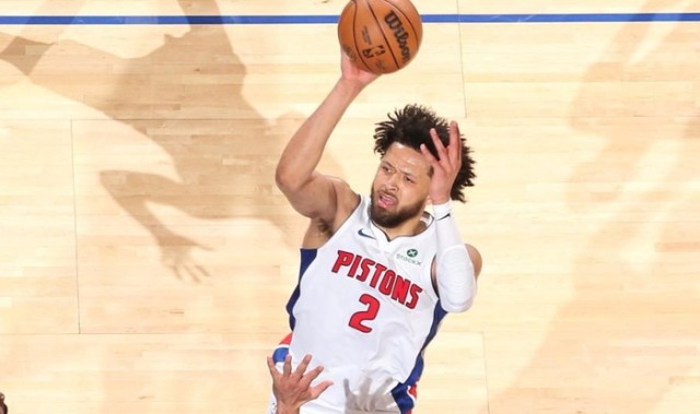 东部第一轰然倒地！坎宁安30+8+8难救主，奇才掀翻活塞欢迎浓眉哥|安东尼·戴维斯|安东尼-戴维斯|菲尼克斯太阳队|布鲁克林篮网队|凯德-坎宁安_新浪体育_新浪新闻